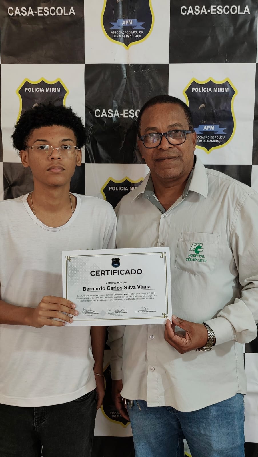 Jovens Aprendizes concluem curso de Comércio e Varejo na Associação de Polícia Mirim