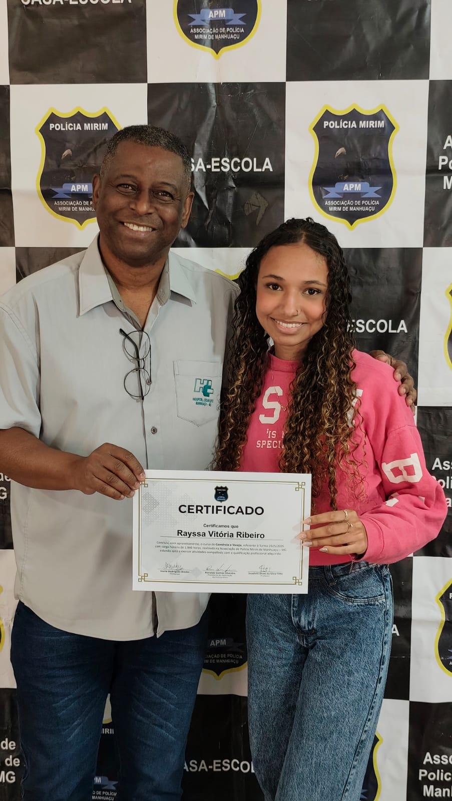 Jovens Aprendizes concluem curso de Comércio e Varejo na Associação de Polícia Mirim