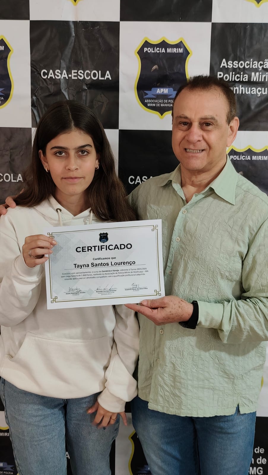 Jovens Aprendizes concluem curso de Comércio e Varejo na Associação de Polícia Mirim